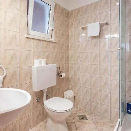 Ivana アパート オレビック