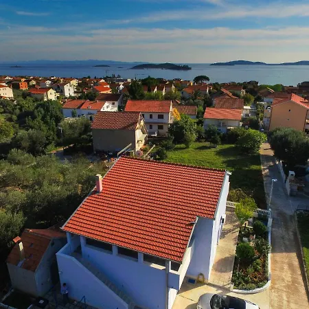 Ivana アパート *